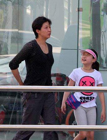 成龙女儿生活奢华住千万豪宅--房产--人民网