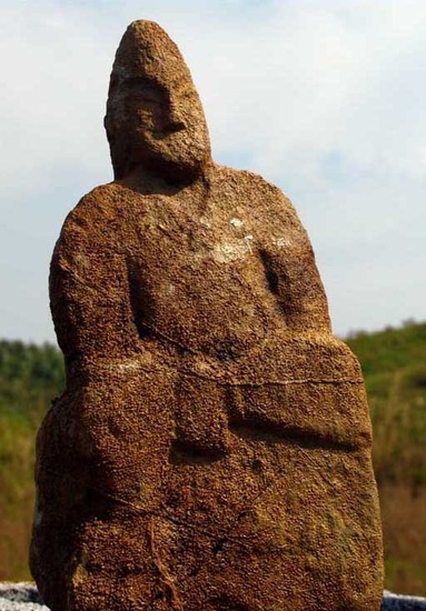 湖南发现古代石像群 规模超过秦兵马俑(组图) (16)